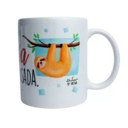 Caneca Cerâmica Branca 325 ml – Bicho Preguiça – Coleção Pet&Fun Deise Lume